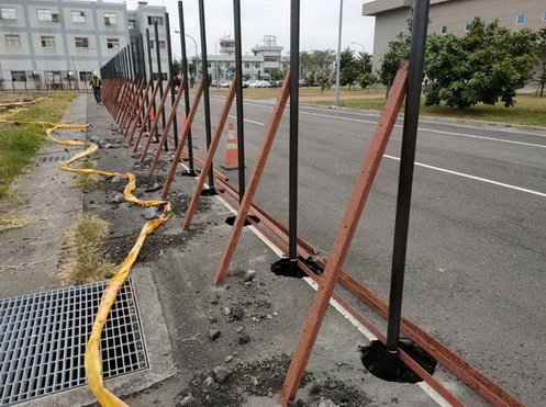 高雄基礎打樁, 高雄怪手打樁, 高雄挖土機打樁